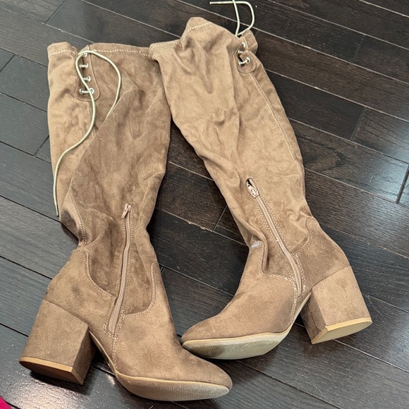 🔵 Fashion Nova Suede Knee-High Boots Size 9 - Picture 1 of 8